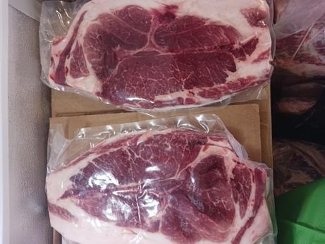 A picture containing indoor, plastic, shop

Description automatically generated